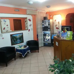 Hotel Roxena House